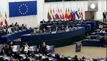 Juncker sob pressão do LuxLeaks, investimento e orçamentos da UE
