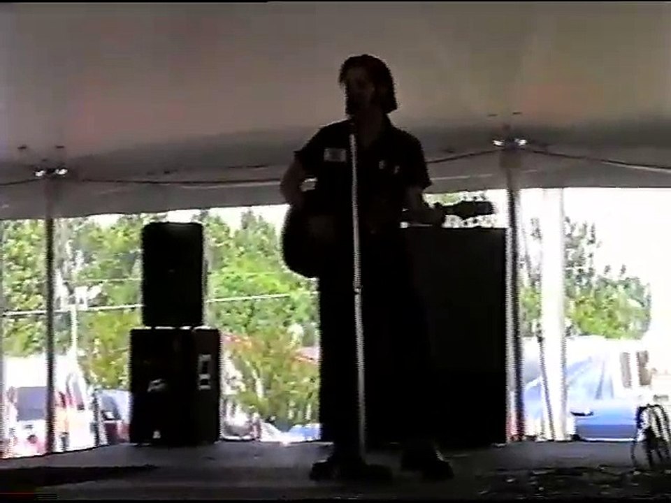 Ted Torres sings 'Blue Moon Of Kentucky' Elvis Week 2005 video