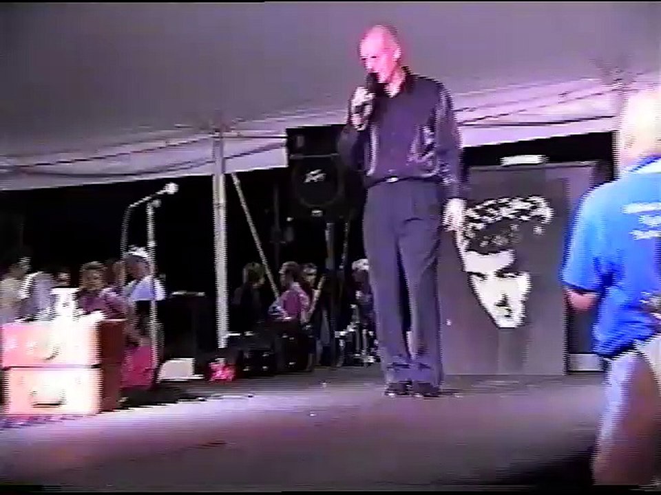 Chris Drummond sings 'Single Shinning Star Elvis Week 2005 video