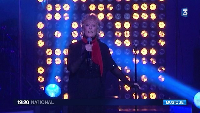 A la rencontre de Petula Clark, pétillante chanteuse octogénaire