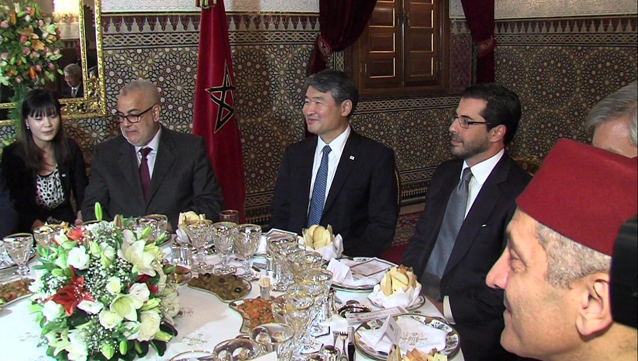 Benkirane préside un dîner offert par SM le Roi en l'honneur du Premier ministre sud-coréen