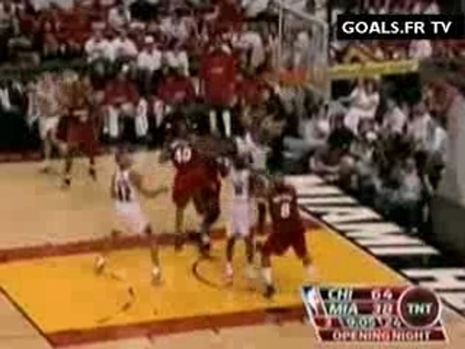 Heat/Bulls - Big Ben Dunk - NBA 06/07