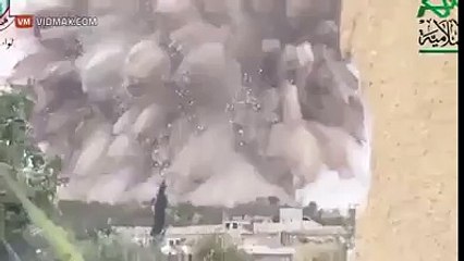 Bomb explodes half of a city of Syria.............. woow amazing