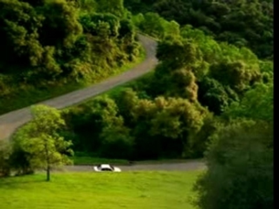 Pub sympa sur une Voiture dans la nature