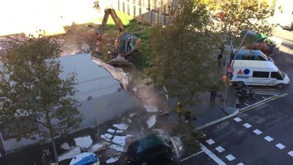 Video herunterladen: Ne pas garer sa voiture près d'un chantier de démolition : FAIL!