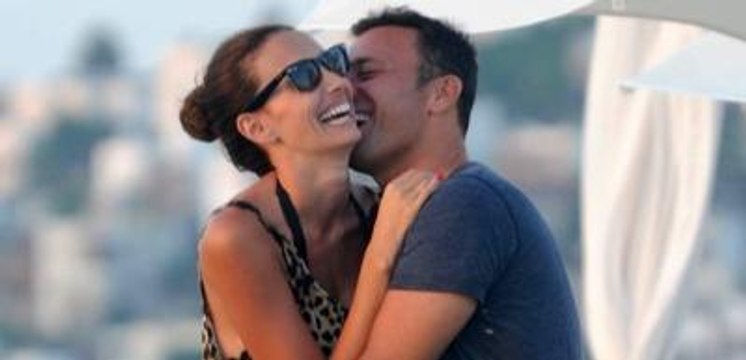 Mustafa-Emina Sandal Çifti, Reklam Zengini Oldu