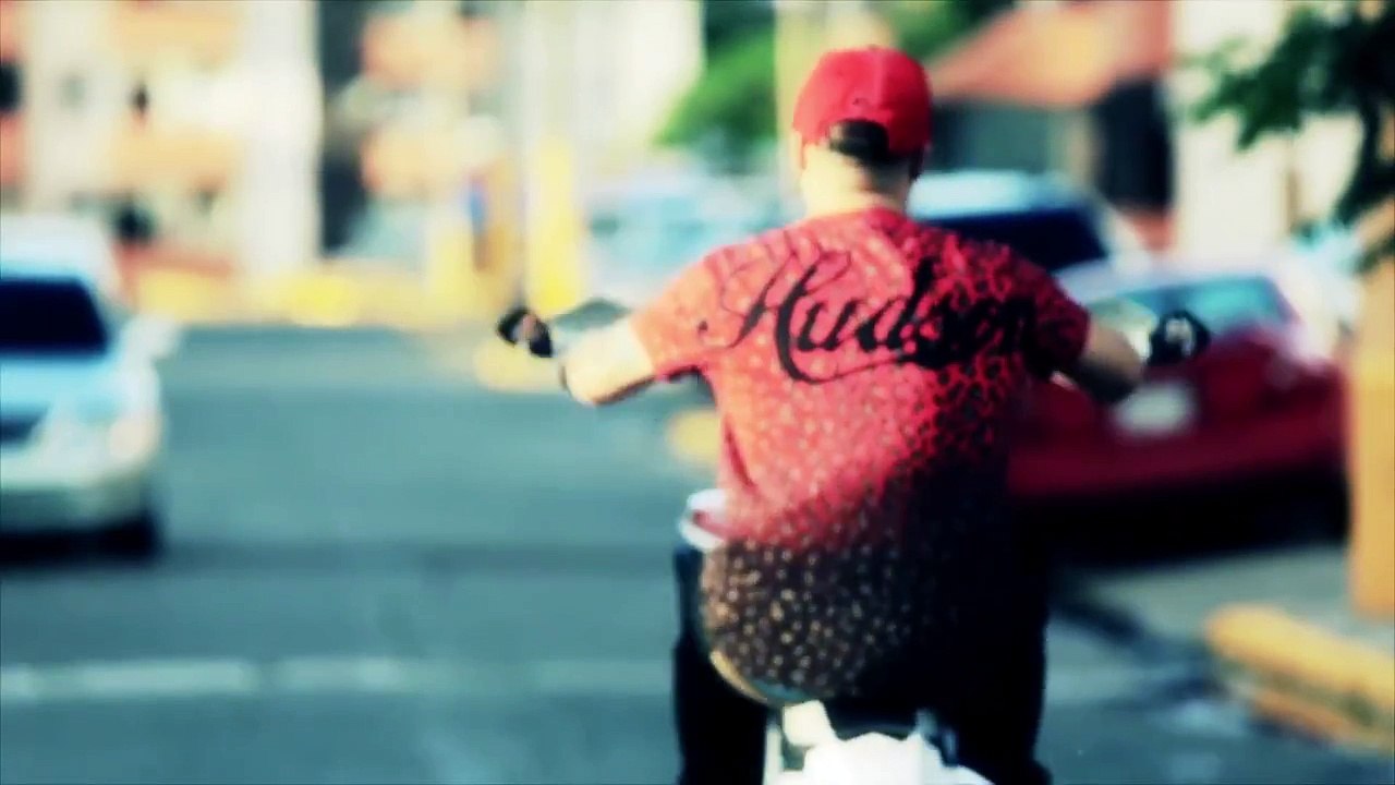 Farruko feat. Arcangel - Mi Vida No Va A Cambiar / GUWE