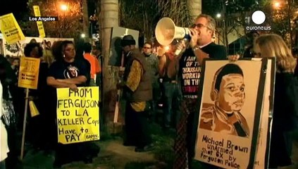 USA: manifestazioni a New York e Los Angeles dopo il verdetto di Ferguson