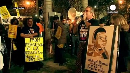 90 американских городов поддержали акцию протеста жителей Фергюсона