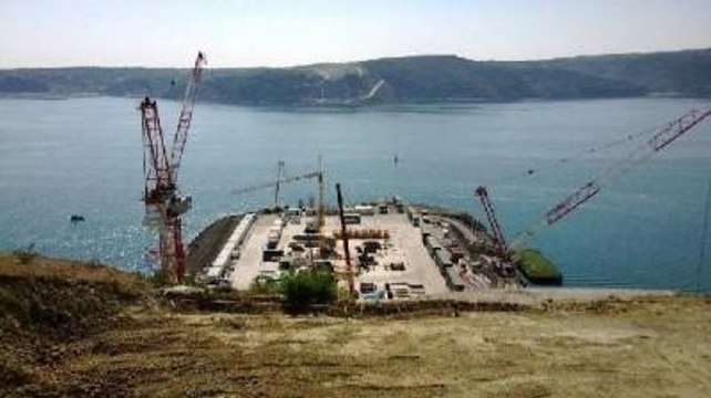 Yeni Köprünün Ayaklarından Boğaz Manzarası