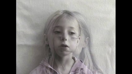 Portrait vidéo de Lotte réalisé par son père durant 14 ans