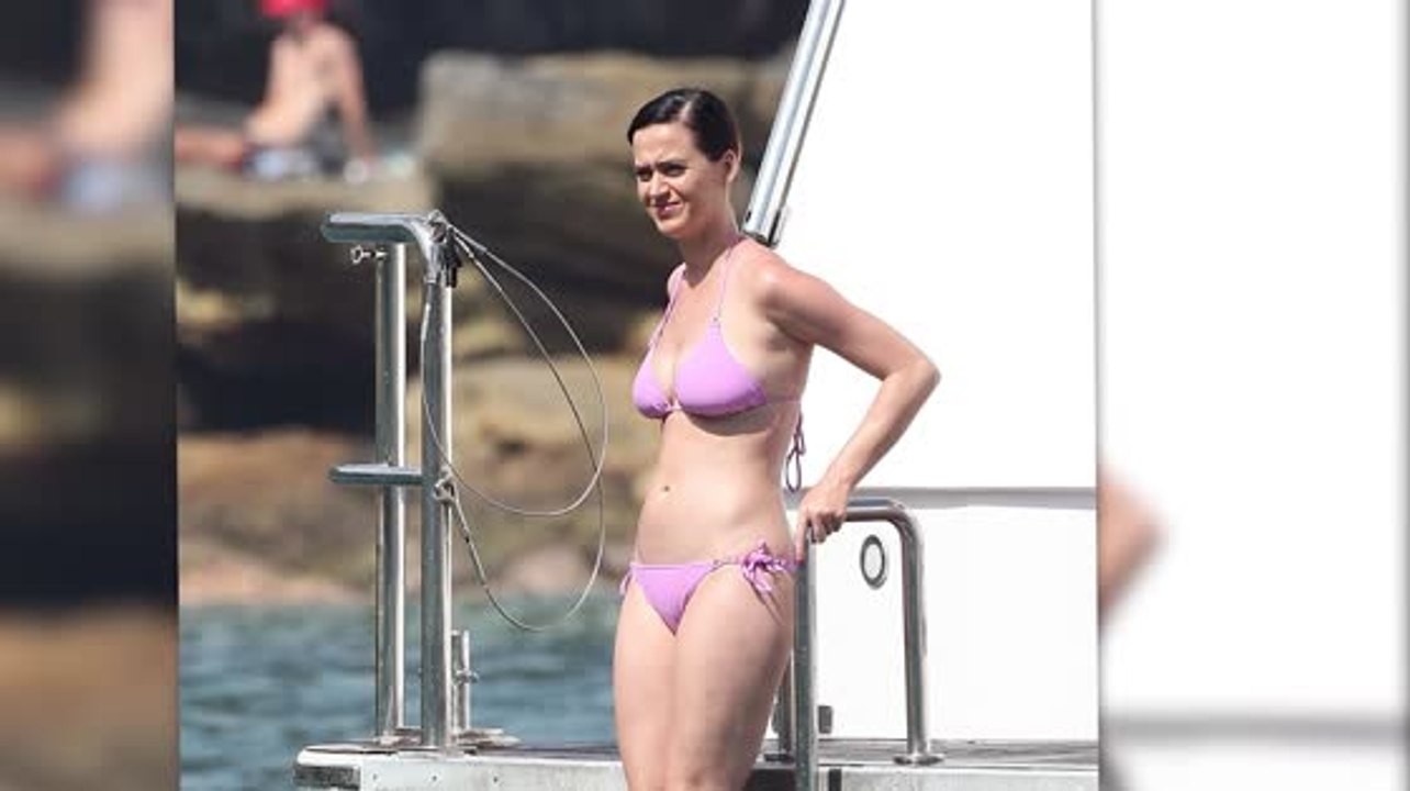 Katy Perry feiert im Bikini auf einem Boot in Australien