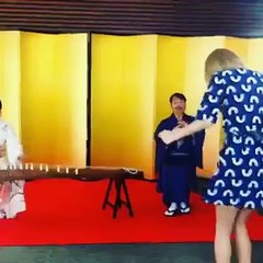 Taylor Swift Dancing In Japan