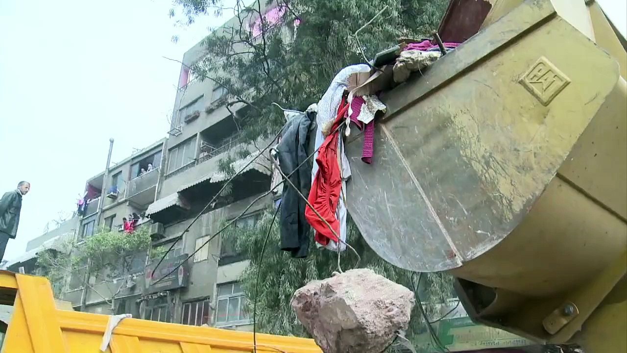 Colapso de edificio deja 15 muertes en El Cairo