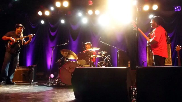 Victor Wooten Trio - La Trastienda , Buenos Aires (2014-11-20) Part.2