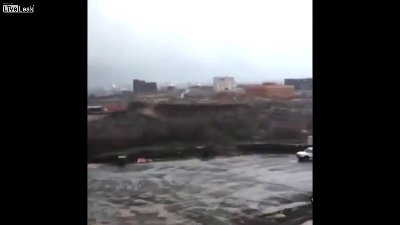 Lightning strikes a building in Saudi Arabia