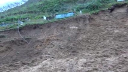 Samsun'da Mezarlıkta Toprak Kayması