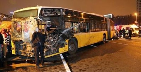 Metrobüs Kazasının Görüntüleri Kameralarda
