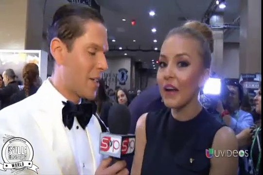 Sebastián Rulli y Angelique Boyer entrevista completa con Rodner detrás bastidores #LatinGrammy2014