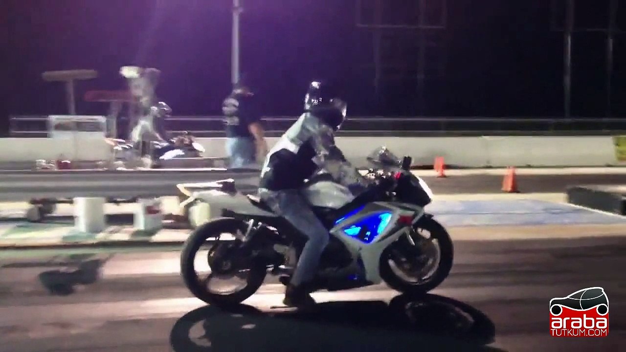 Suzuki GSXR 600 vs Yamaha R6 - Araba Tutkum