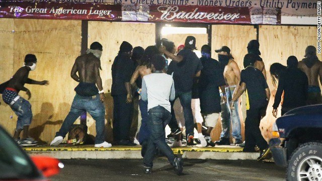 FOX NEWS ADMITS THAT POLICE ARE ALLOWING LOOTING TO HAPPEN IN FERGUSON AFTER GRAND JURY.