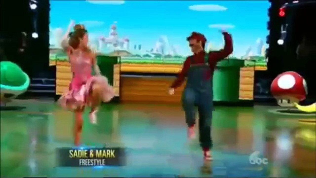 Super Mario Bros Dancing with the Stars!