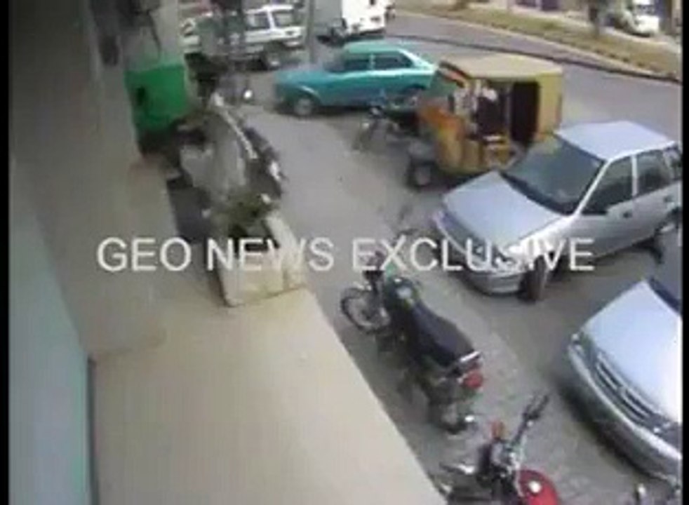 juifpakistan..PTI ka ek leader dakoo nikla