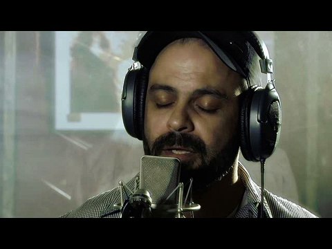 עמיר בניון - עומד בשער קריוקי