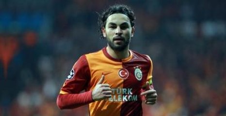 Selçuk İnan'a Pankart Sürprizi