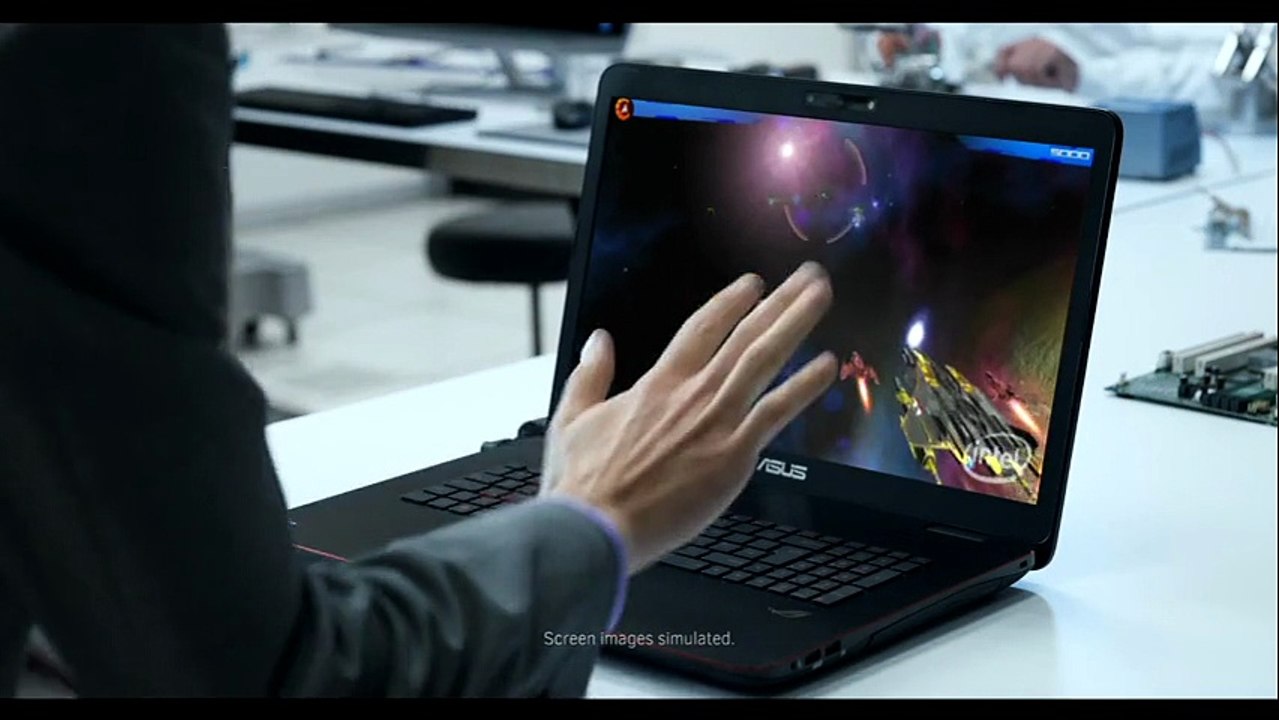 Jim Parsons (The Big Bang Theory) pénètre un labo Intel