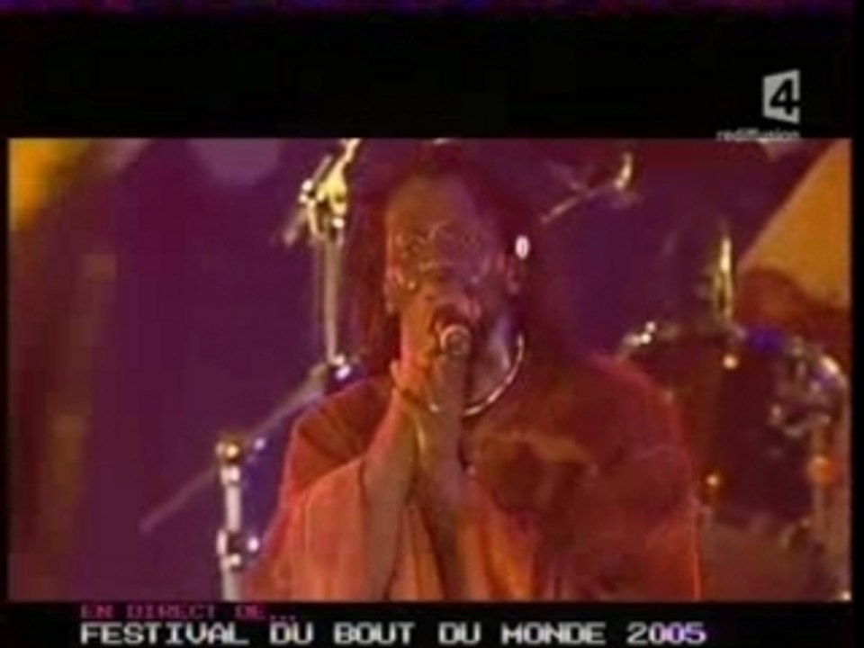 Tiken jah Fakoly live- plus jamais ça