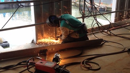 Le Loire Princesse en construction dans le bassin de Penhoët