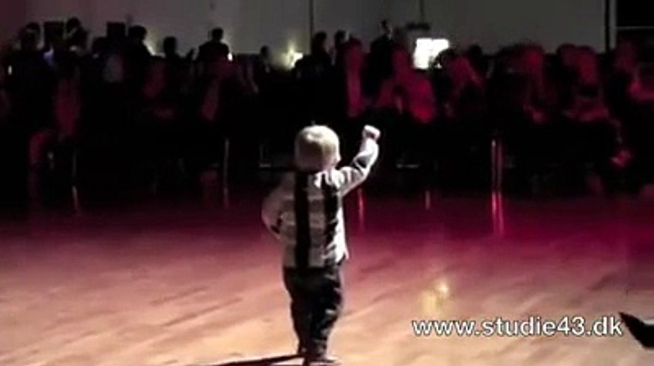 Cute baby Dance Very Nice