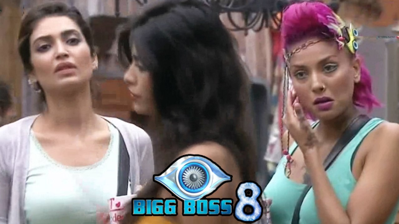 Bigg Boss 8 - Sonali's Greed Ruins Praneet's Opportunity To Meet His Girlfriend