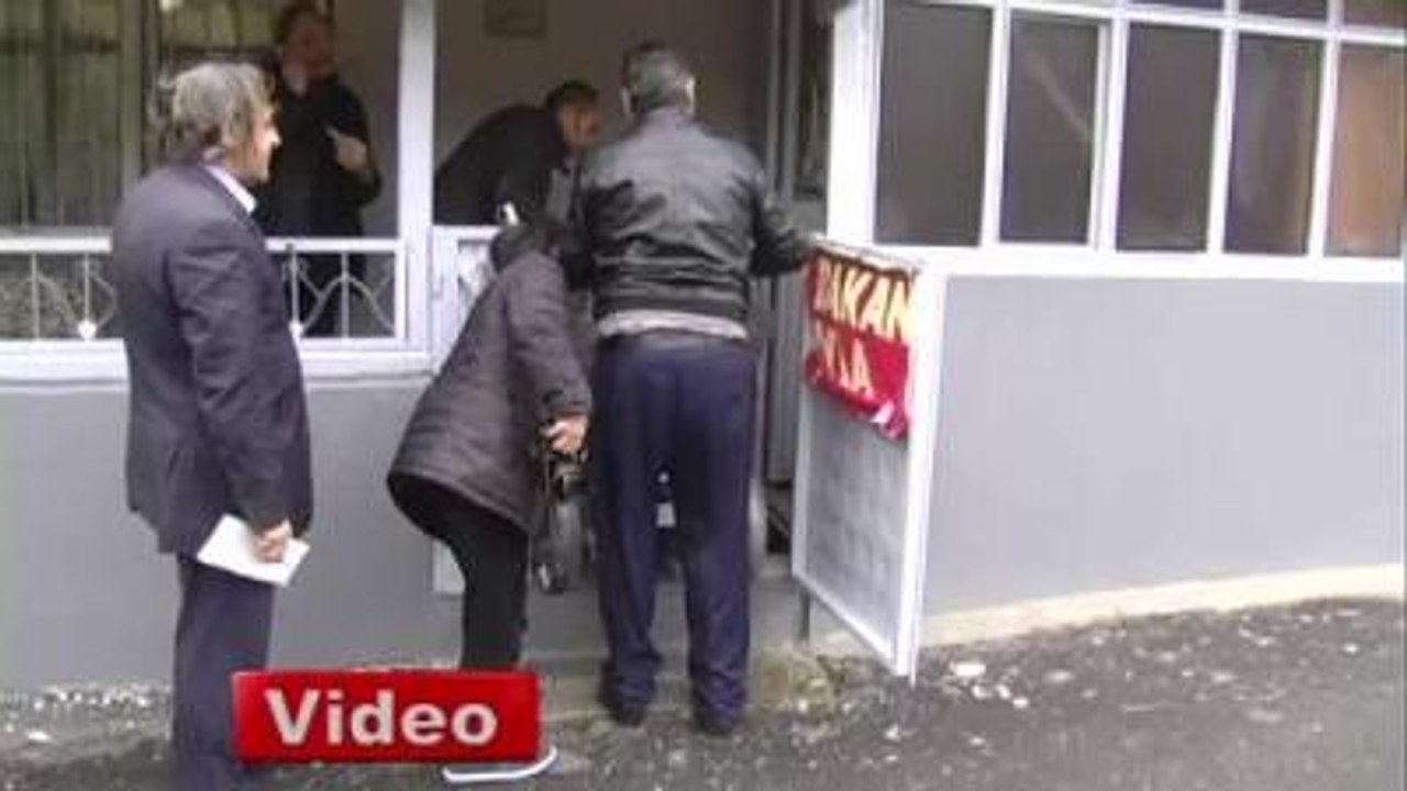 Kılıçdaroğlu'ndan Engelli Çocuğa Akülü Tekerlekli Sandalye