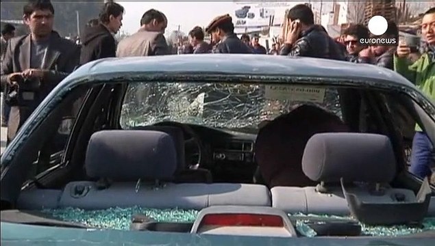 Mueren cuatro afganos y un británico en un atentado suicida en Kabul