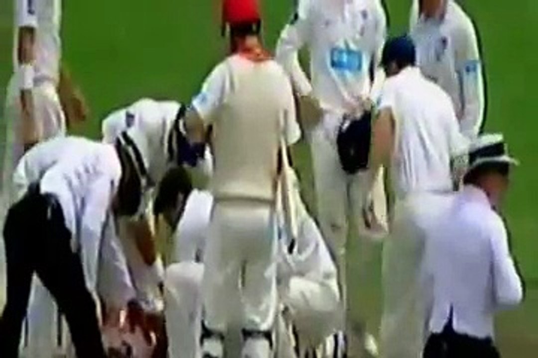 Phillip Hughes Knocked Out by Bouncer - R.I.P