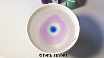 Pintar as unhas com pincel está ultrapassado!