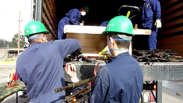 Colômbia incinera 8.000 armas apreendidas
