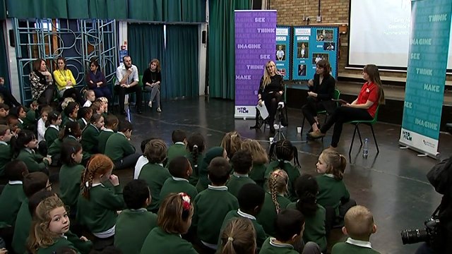 Carey Mulligan gets quizzed by school pupils