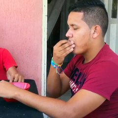 El corroncho compartió la picada de bollo con el Gago y miren lo que paso jajaja