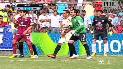 下载视频: Keeper gets punished after going up for corner