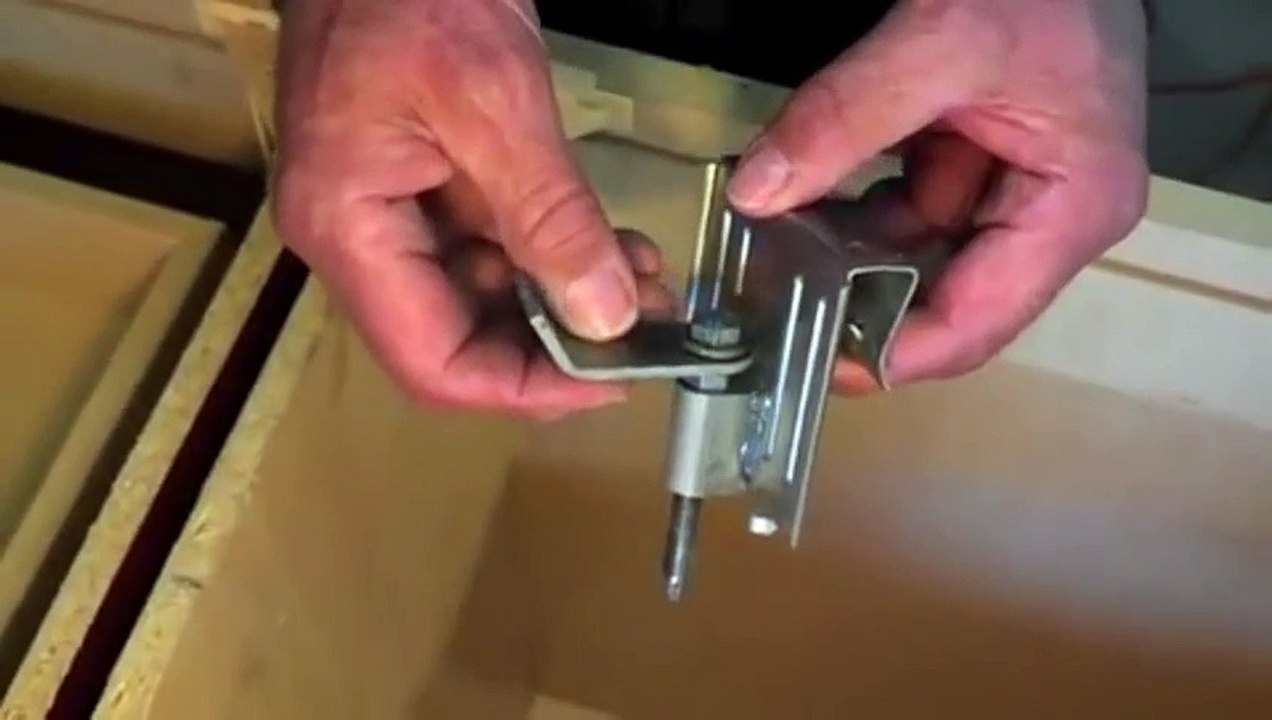 Braxton Bragg - Super Fast Sink Bracket - Animated Install