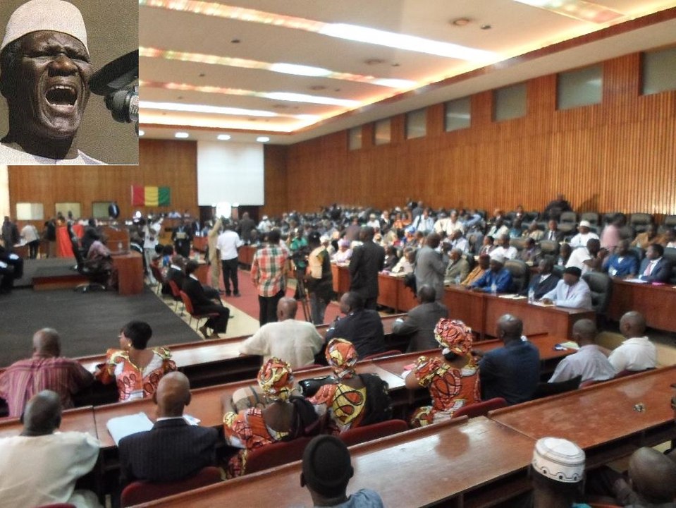(AUDIO) Quand le régime Sékou Touré transforme l'hémicycle en une tour de Babel, Kory Kondiano ne sait plus où donner de la tête ?