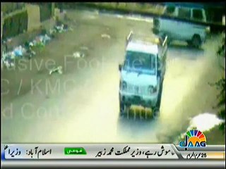 Truck hits Suzuki in Karachi