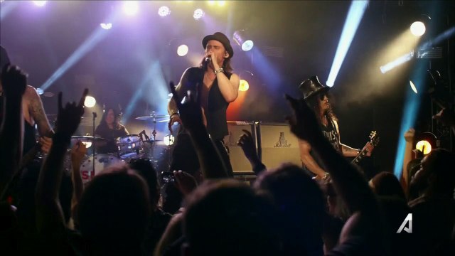 Slash ft. Myles Kennedy & The Conspirators - Paradise City (Live from The Roxy 2014)
