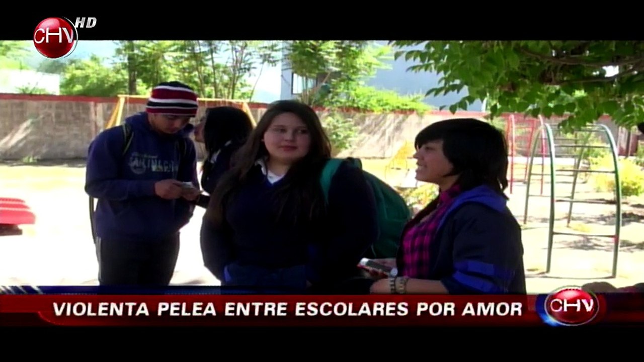 Revelan video de pelea protagonizada por escolares por razones sentimentales