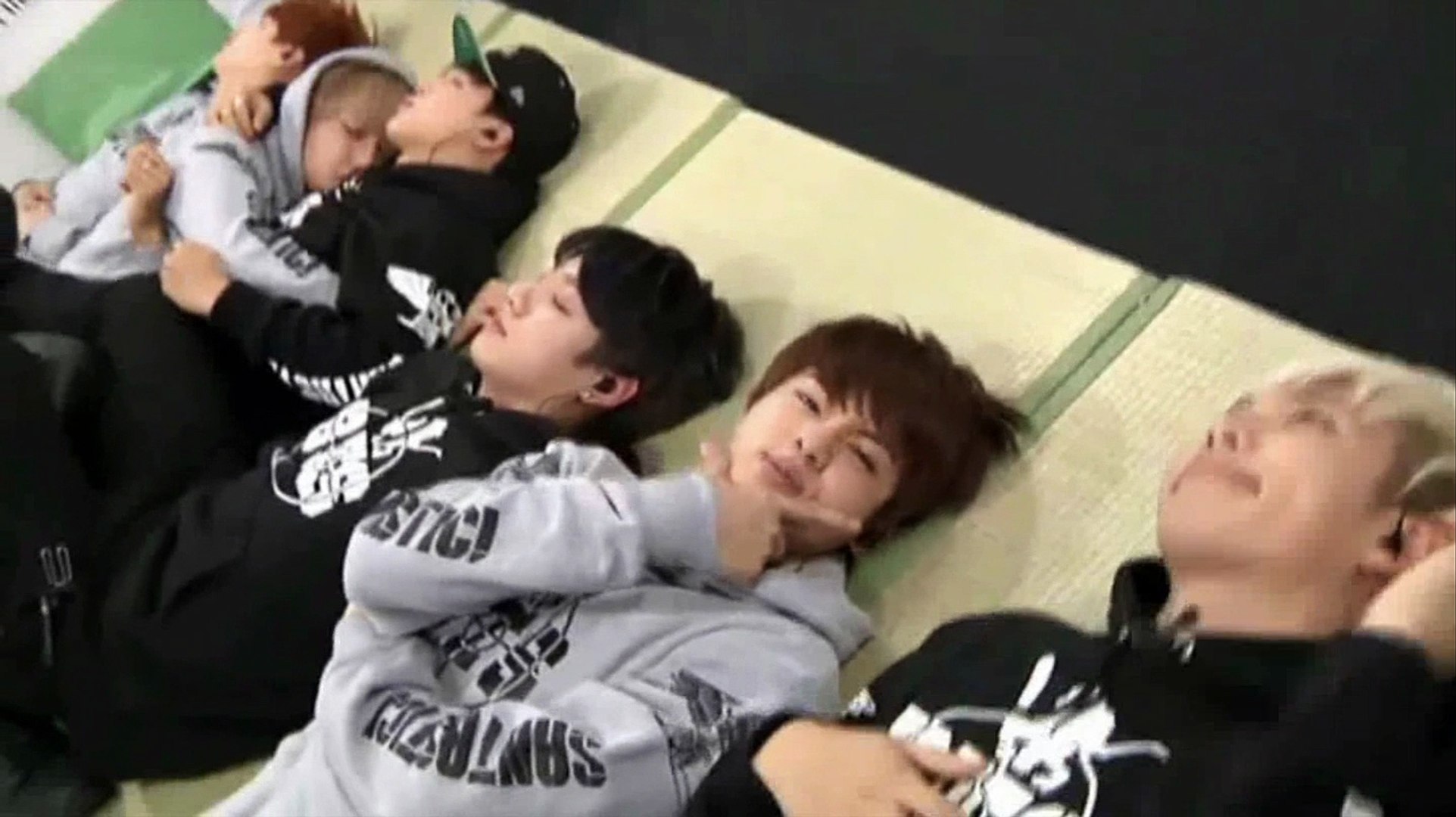 BTS How The Members Wake Each Other Up - video Dailymotion