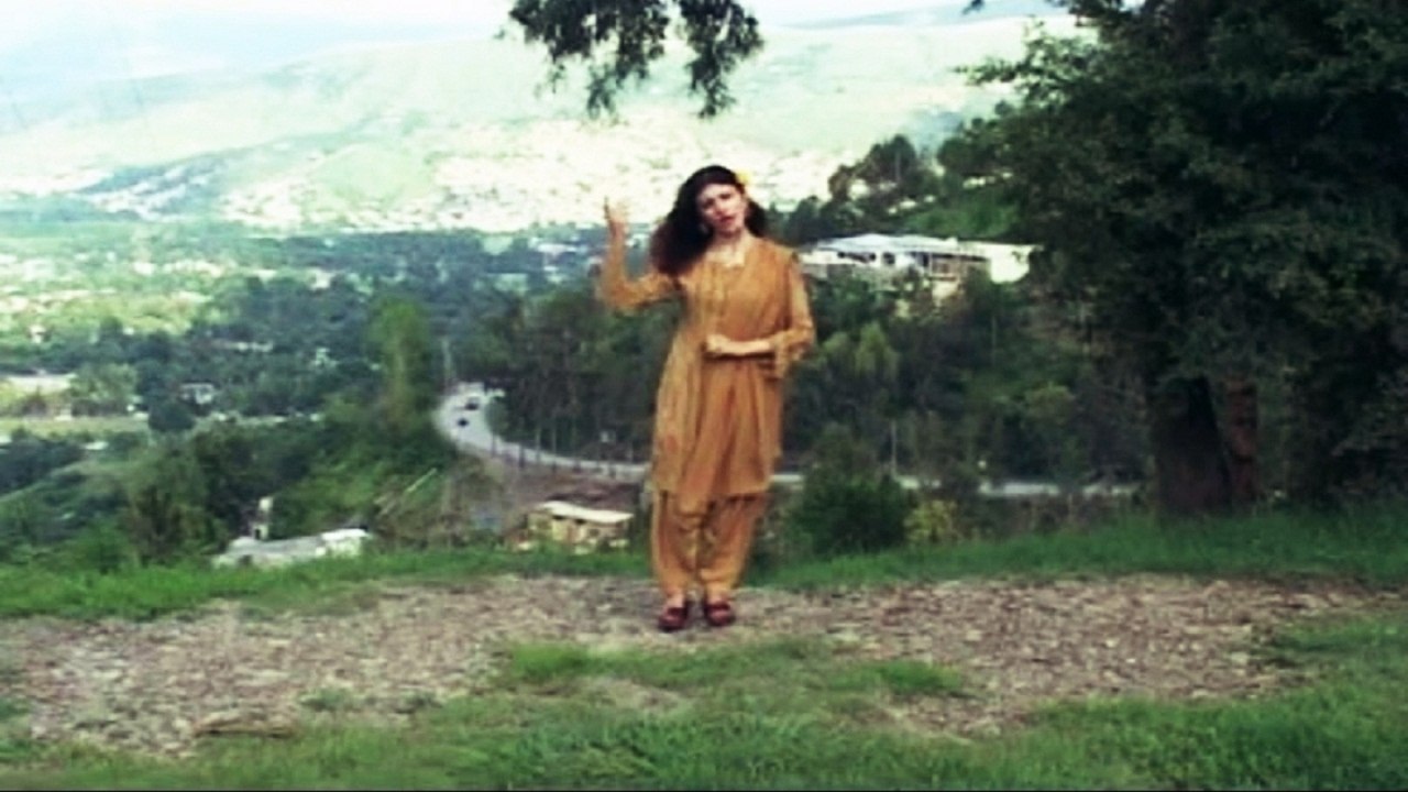 Nazia Iqbal - Sta Da Meene Lewanai Yama