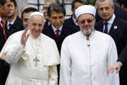Papa, Ayasofya'yı Ezan Sesi Eşliğinde Gezdi